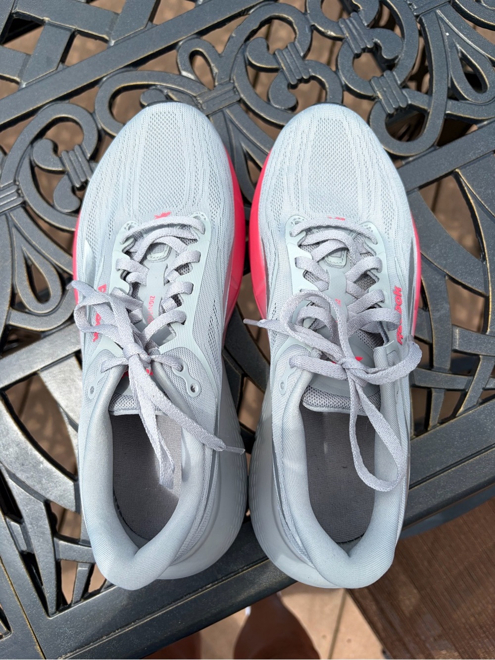 Reebok Zignition Women's Light Gray and Pink Running Shoes Sz 8 Athlete Fitness